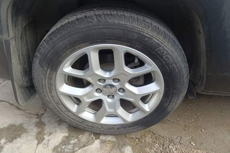 Used Jeep Renegade 2016 1.4T Automatic Jingneng Edition Right Rear Wheel Hub