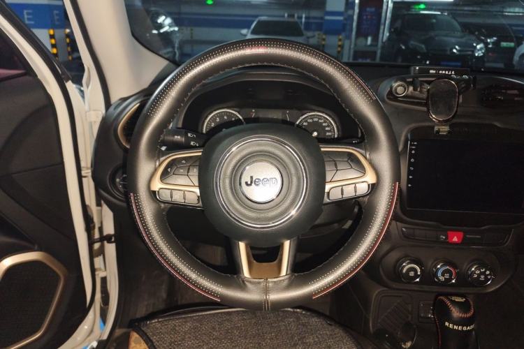 Used Jeep Renegade 2016 1.4T Automatic High-Energy Version Steering Wheel