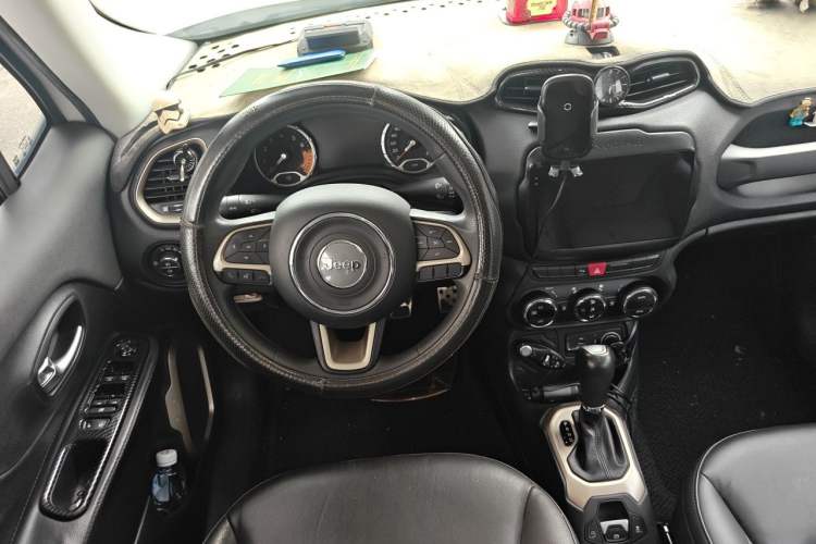 Used Jeep Renegade 2016 1.4T Automatic Jingneng Version+ Steering Wheel