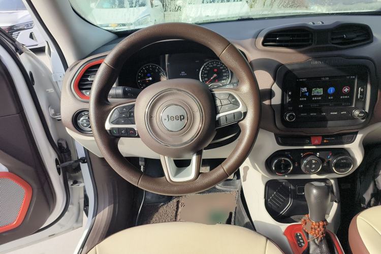 Used Jeep Renegade 2016 1.4T Automatic Jingneng Version+ Steering Wheel