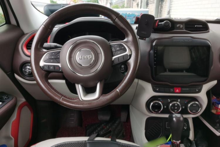 Used Jeep Renegade 2016 1.4T Automatic Smart Edition Steering Wheel