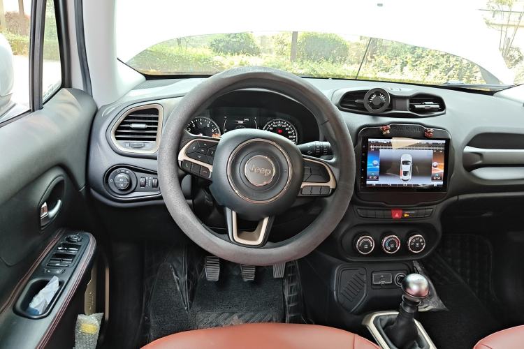Used Jeep Renegade 2016 1.4T Manual Kinetic Edition Steering Wheel