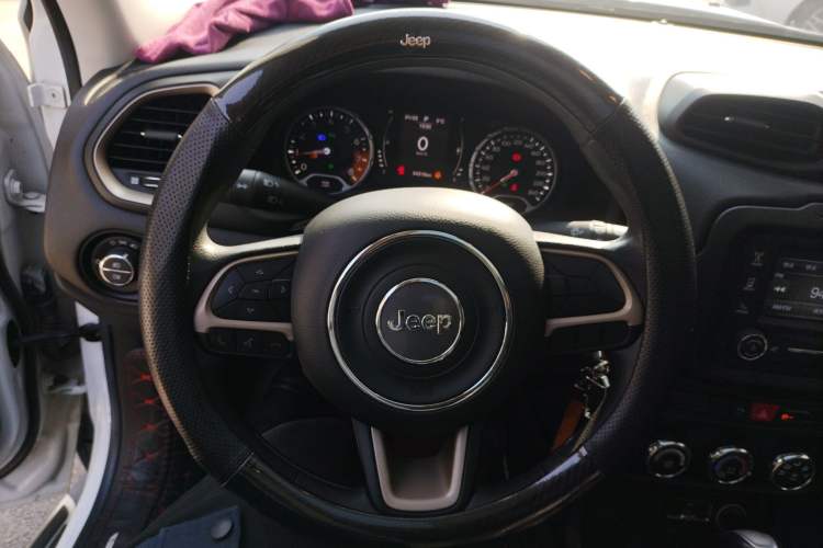Used Jeep Renegade 2016 1.4T Automatic Jingneng Edition Steering Wheel