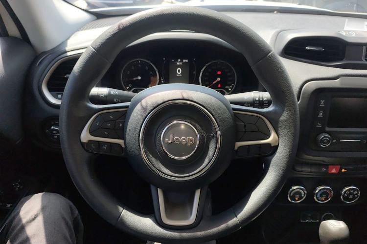 Used Jeep Renegade 2016 1.4T Automatic Jingneng Edition Steering Wheel