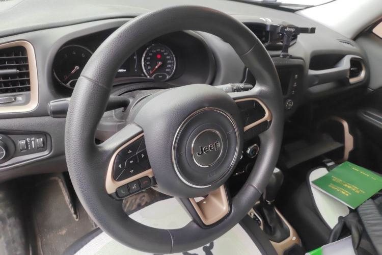 Used Jeep Renegade 2016 1.4T Automatic Jingneng Edition Steering Wheel