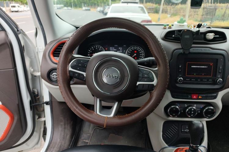 Used Jeep Renegade 2016 1.4T Automatic Jingneng Version+ Steering Wheel