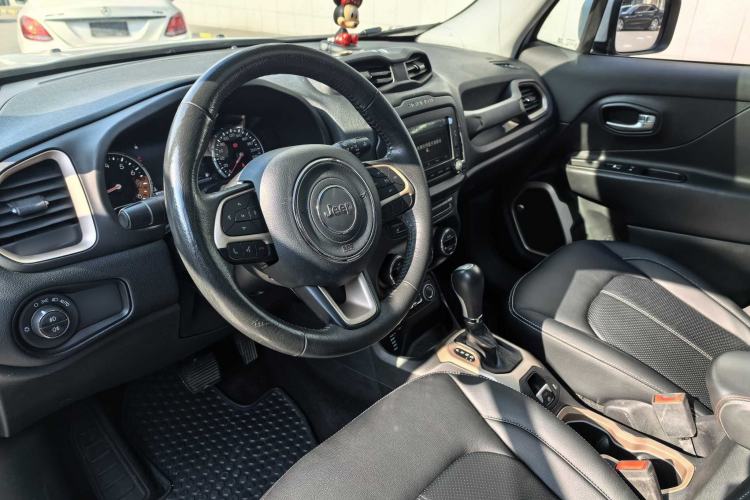 Used Jeep Renegade 2016 2.0L Automatic Four-Wheel Drive 75th Anniversary Tribute Edition Steering Wheel