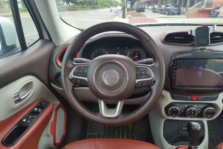 Used Jeep Renegade 2016 1.4T Automatic Jingneng Version+ Steering Wheel