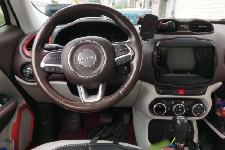 Used Jeep Renegade 2016 1.4T Automatic Smart Edition Steering Wheel