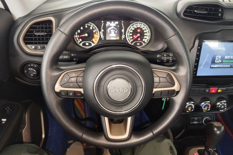 Used Jeep Renegade 2016 1.4T Automatic High-Energy Version Steering Wheel
