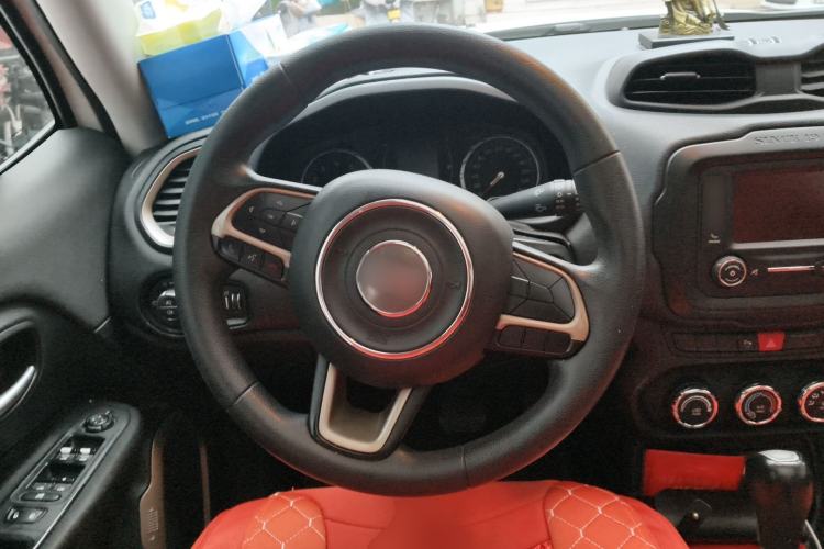 Used Jeep Renegade 2016 1.4T Automatic Jingneng Edition Steering Wheel