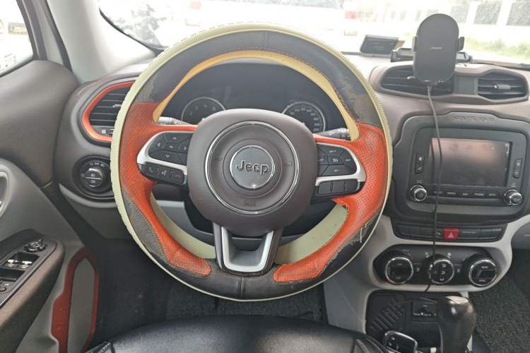 Used Jeep Renegade 2016 1.4T Automatic Jingneng Version+ Steering Wheel