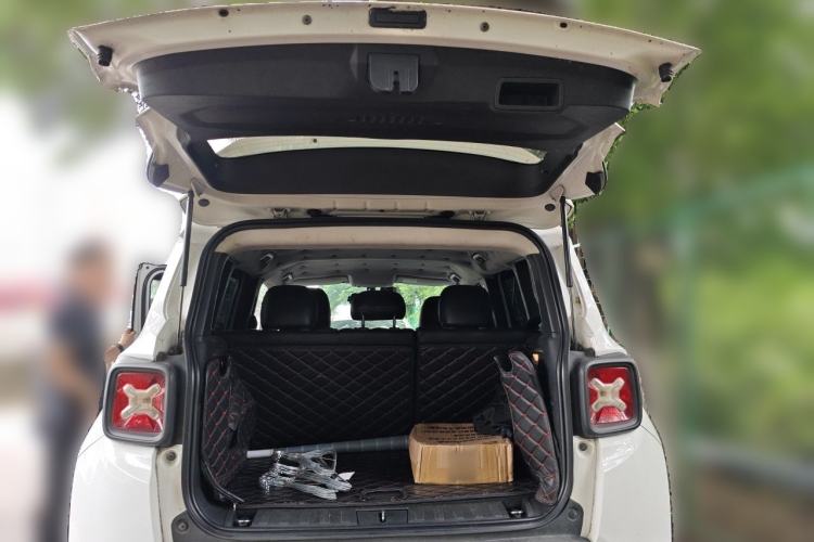 Used Jeep Renegade 2016 1.4T Automatic High-Energy Version Trunk