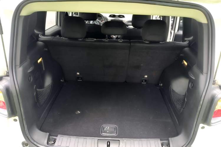 Used Jeep Renegade 2016 1.4T Automatic Kinetic Edition Trunk