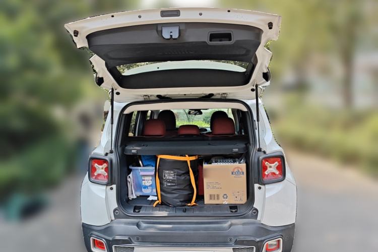 Used Jeep Renegade 2016 1.4T Manual Kinetic Edition Trunk