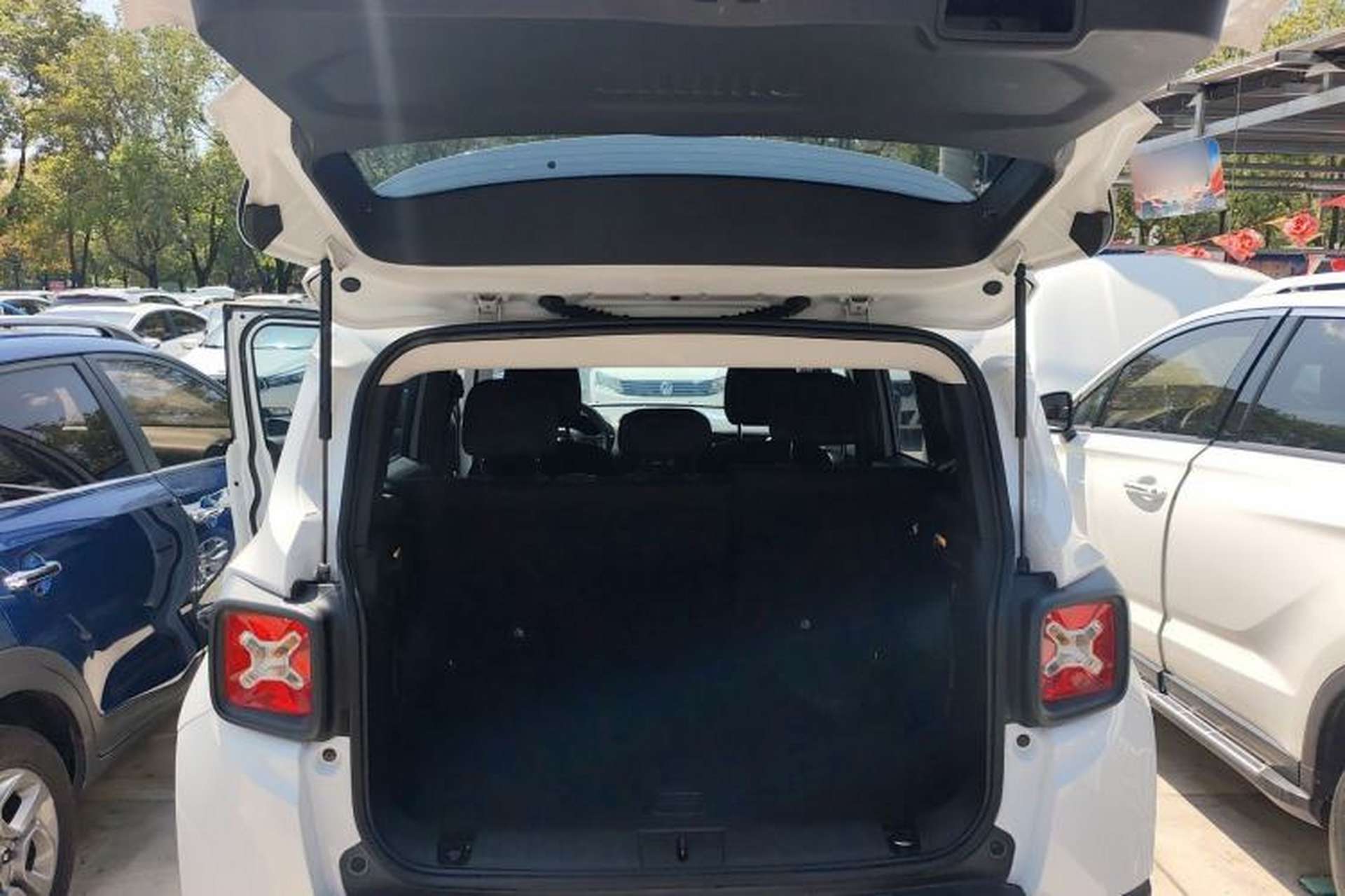 Used Jeep Renegade 2016 1.4T Automatic Jingneng Edition Trunk