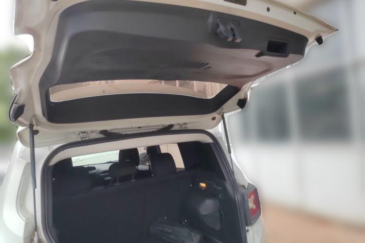 Used Jeep Renegade 2016 1.4T Automatic Jingneng Edition Trunk