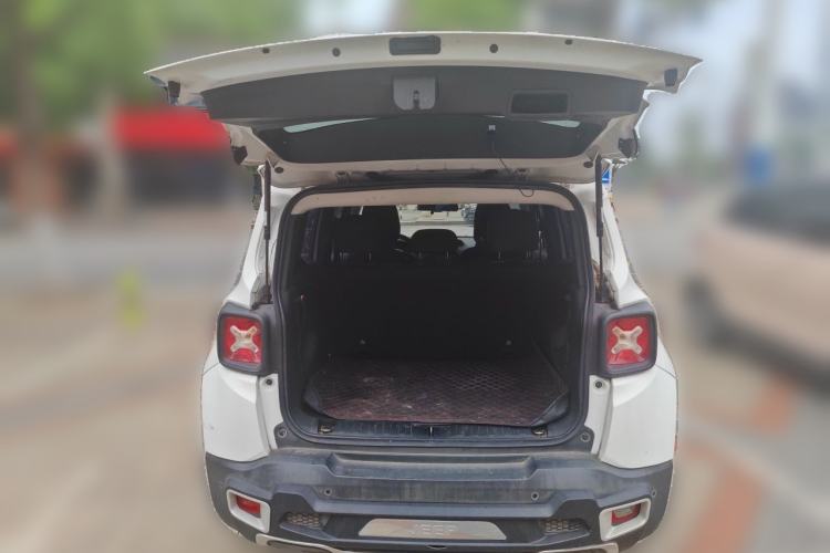 Used Jeep Renegade 2016 1.4T Automatic Jingneng Edition Trunk