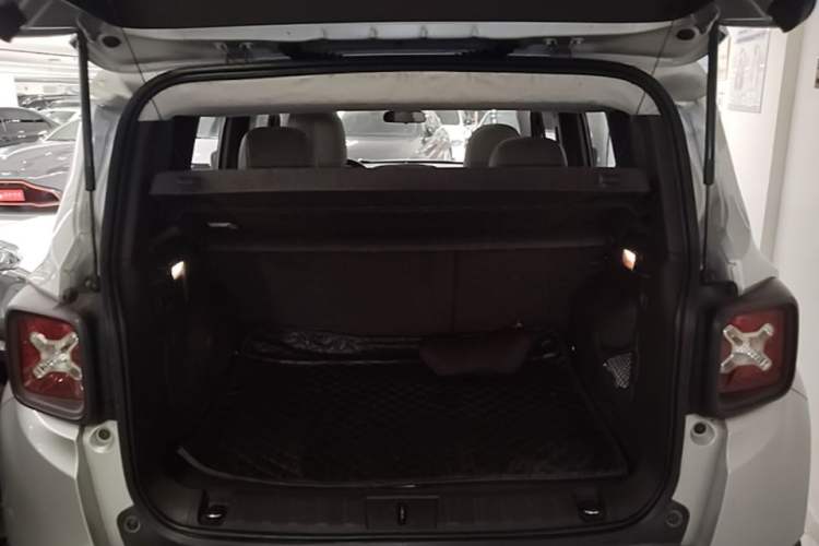 Used Jeep Renegade 2016 1.4T Automatic Jingneng Version+ Trunk