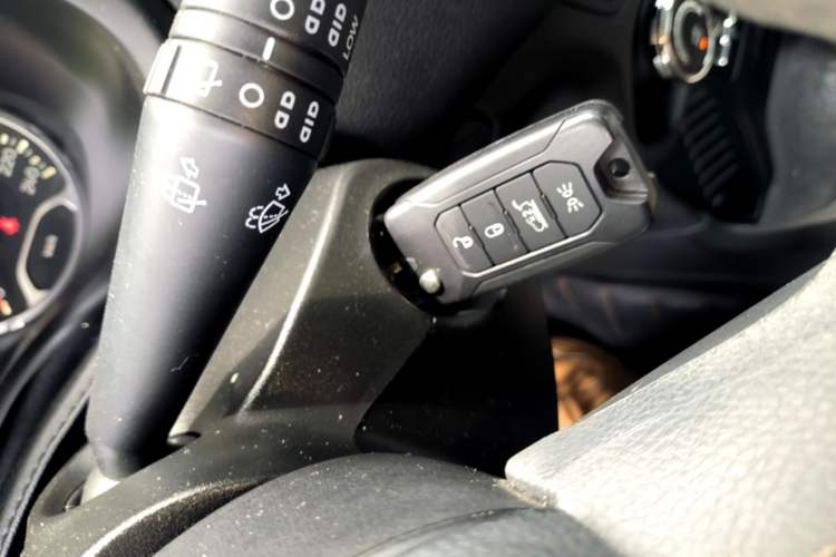Used Jeep Renegade 2016 1.4T Automatic Kinetic Edition Vehicle Key