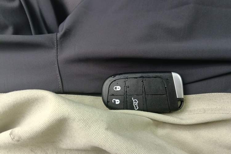Used Jeep Renegade 2016 1.4T Automatic Smart Edition Vehicle Key