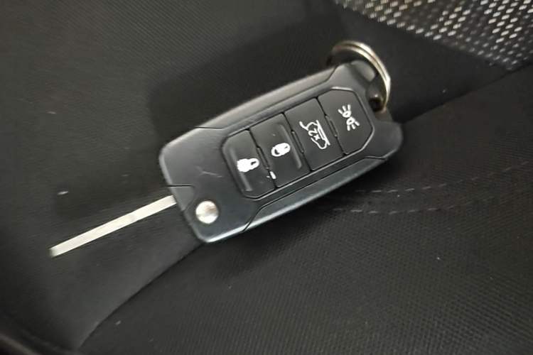 Used Jeep Renegade 2016 1.4T Automatic Kinetic Edition Vehicle Key
