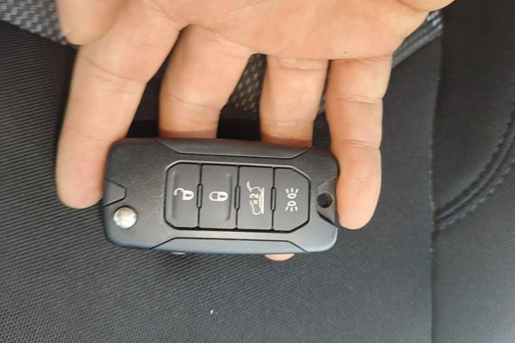 Used Jeep Renegade 2016 1.4T Automatic Kinetic Edition Vehicle Key