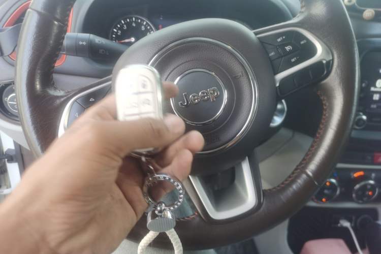 Used Jeep Renegade 2016 1.4T Automatic Smart Edition Vehicle Key