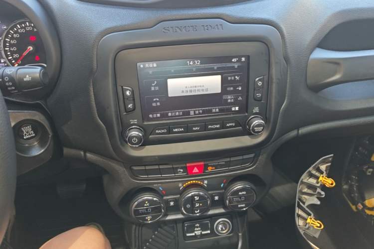 Used Jeep Renegade 2016 1.4T Automatic Jingneng Version+ Audio And AC Panel
