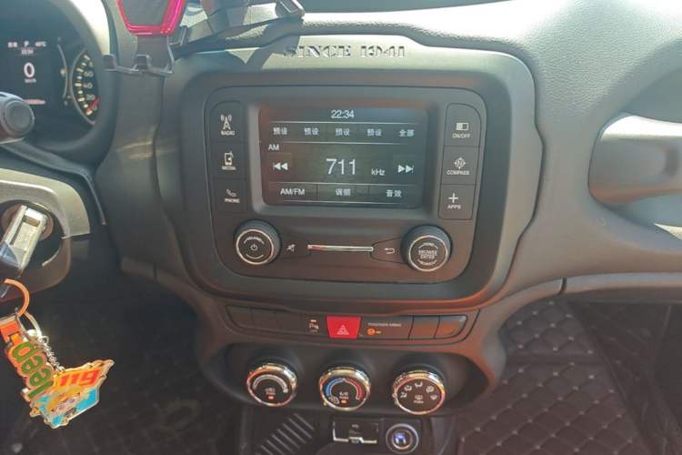 Used Jeep Renegade 2016 1.4T Automatic Jingneng Edition Audio And AC Panel