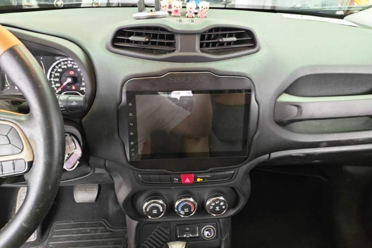Used Jeep Renegade 2016 1.4T Automatic Jingneng Edition Audio And AC Panel