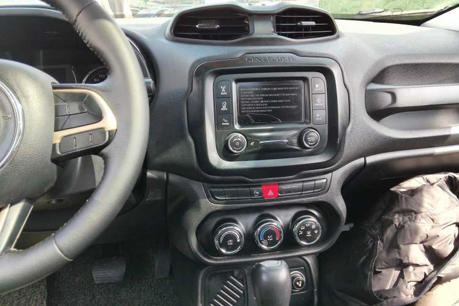 Used Jeep Renegade 2016 1.4T Automatic Jingneng Edition Audio And AC Panel