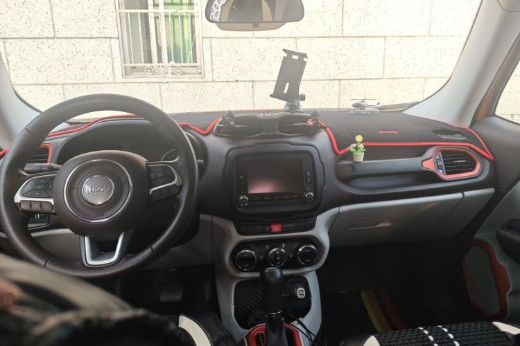 Used Jeep Renegade 2016 1.4T Automatic Jingneng Version+ Center Console