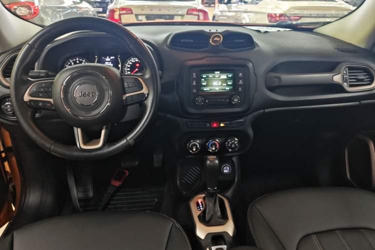 Used Jeep Renegade 2016 1.4T Automatic Jingneng Edition Center Console