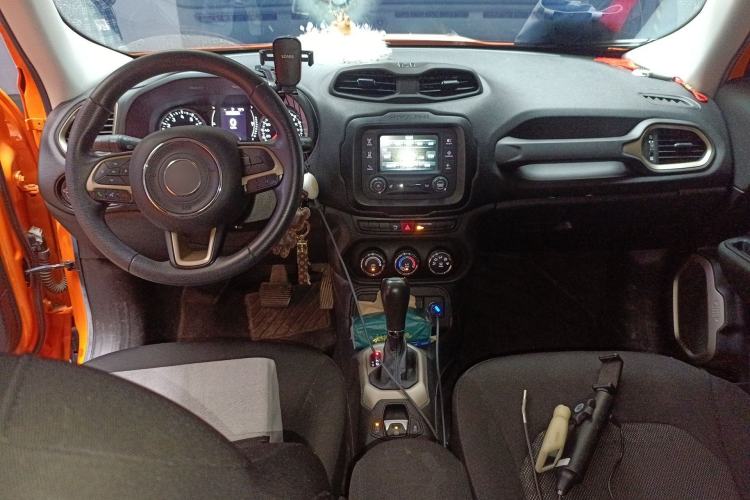 Used Jeep Renegade 2016 1.4T Automatic Jingneng Edition Center Console
