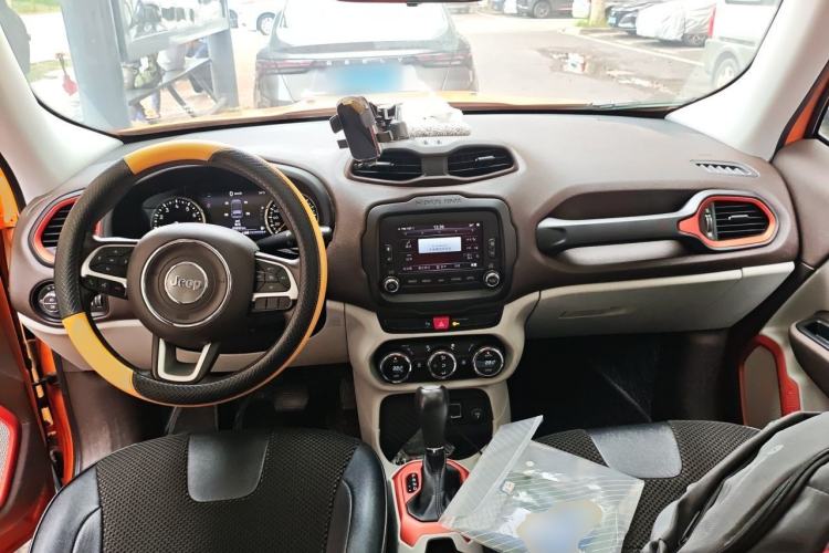Used Jeep Renegade 2016 1.4T Automatic Jingneng Version+ Center Console