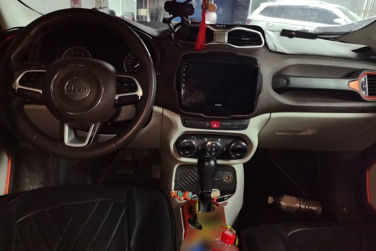 Used Jeep Renegade 2016 1.4T Automatic Jingneng Version+ Center Console