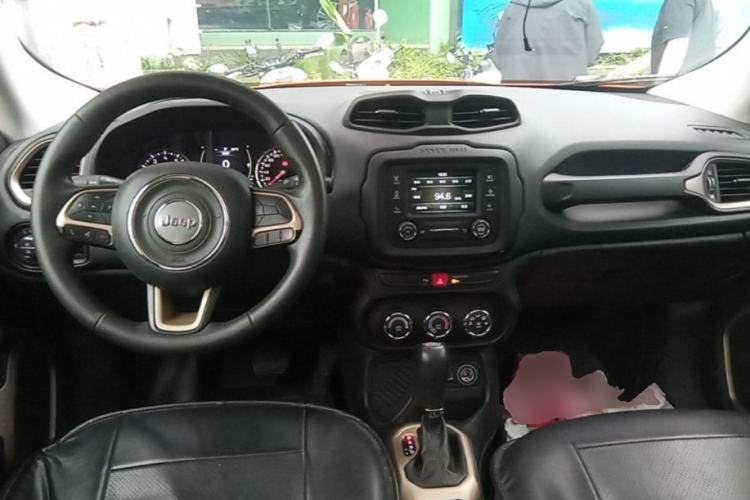 Used Jeep Renegade 2016 1.4T Automatic Jingneng Edition Center Console