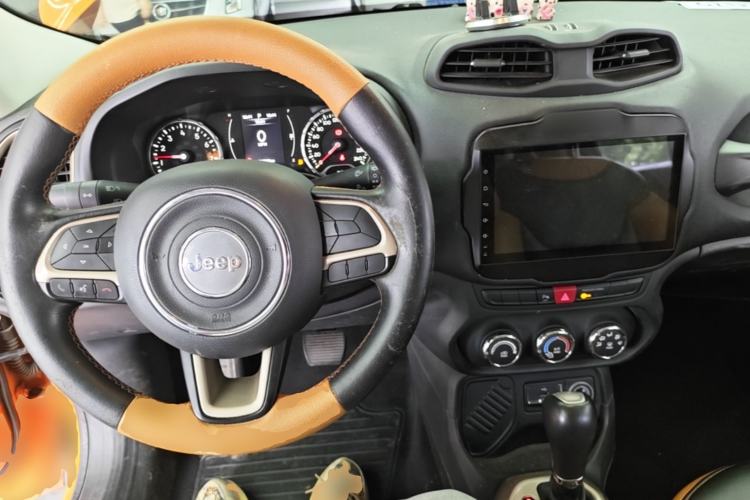 Used Jeep Renegade 2016 1.4T Automatic Jingneng Edition Center Console