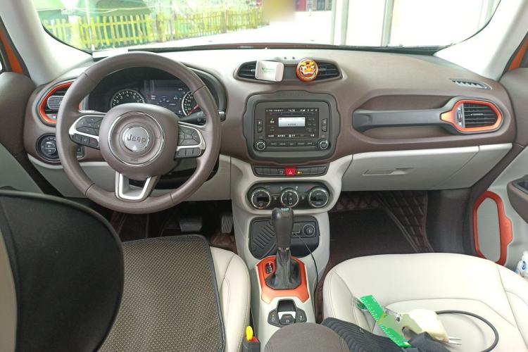 Used Jeep Renegade 2016 1.4T Automatic Jingneng Version+ Center Console