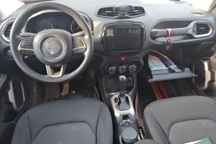 Used Jeep Renegade 2016 1.4T Automatic Kinetic Edition Center Console