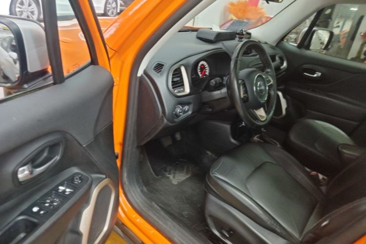 Used Jeep Renegade 2016 1.4T Automatic Smart Edition Driver Seat