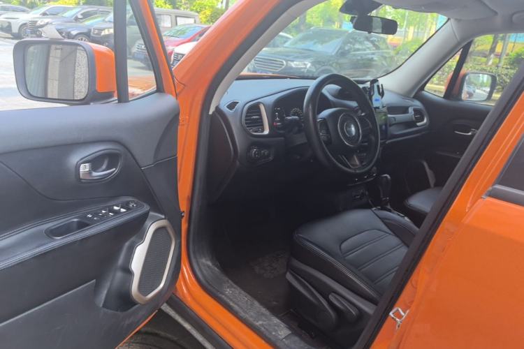 Used Jeep Renegade 2016 1.4T Automatic High-Energy Version Driver Seat