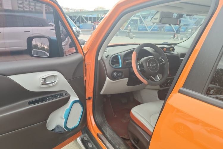 Used Jeep Renegade 2016 1.4T Automatic Smart Edition Driver Seat