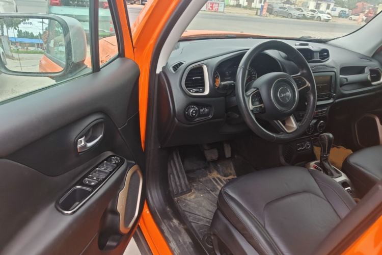 Used Jeep Renegade 2016 1.4T Automatic Smart Edition Driver Seat