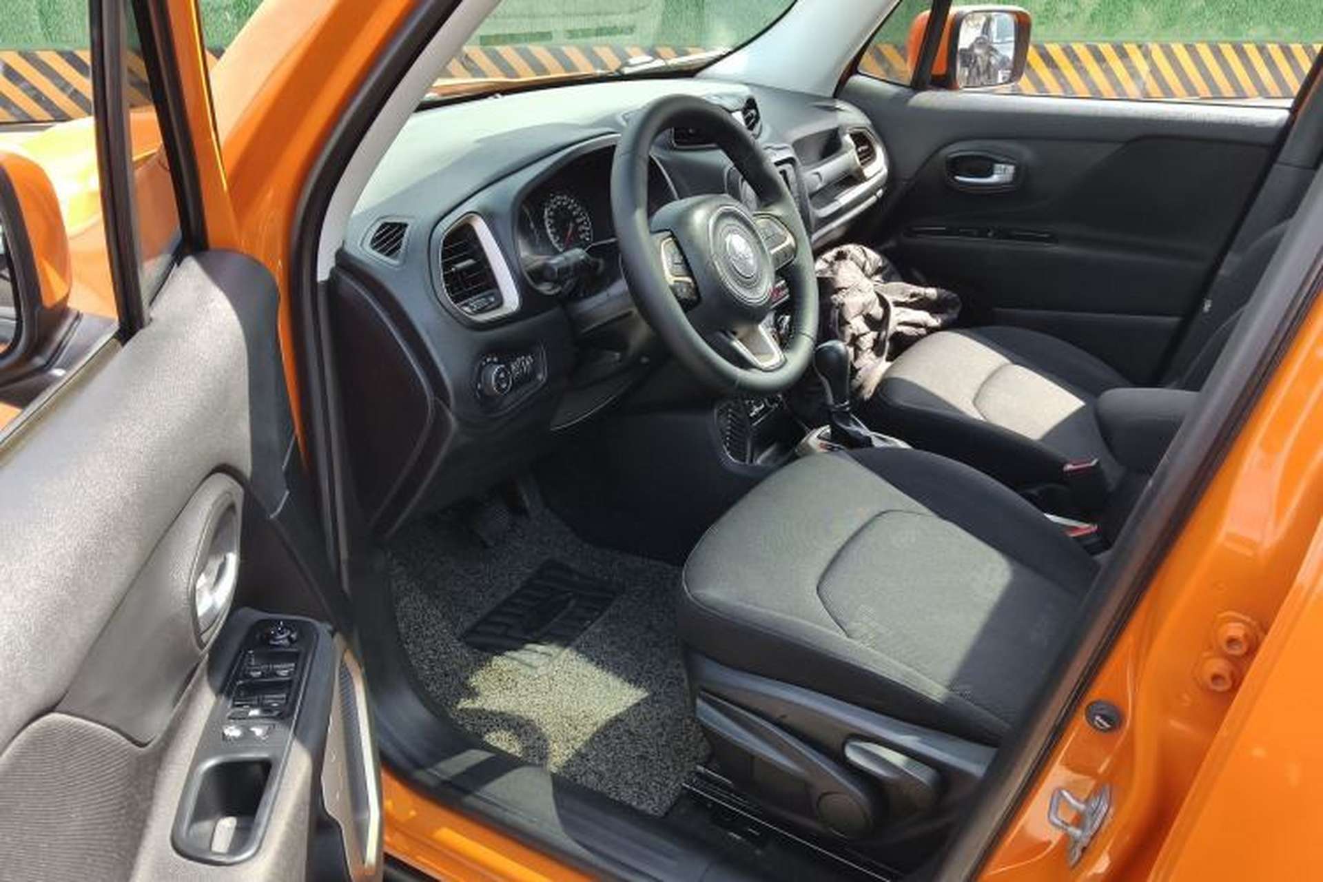 Used Jeep Renegade 2016 1.4T Automatic Jingneng Edition Driver Seat