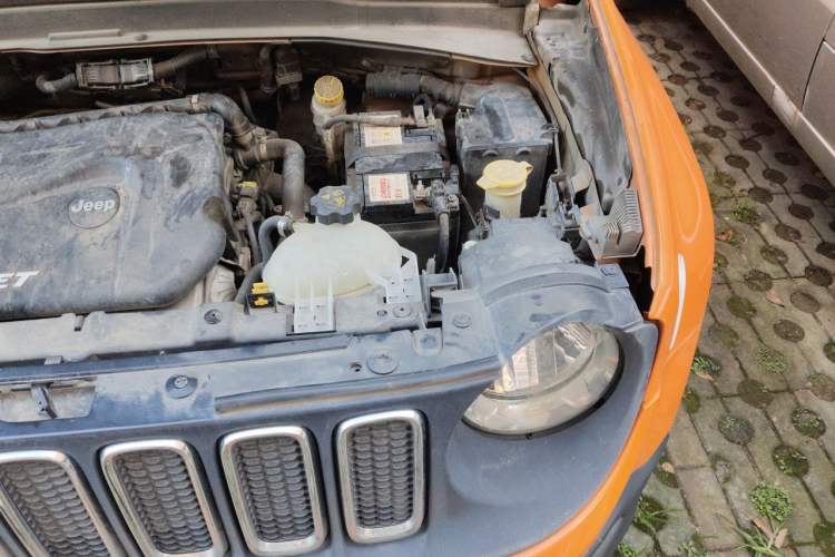 Used Jeep Renegade 2016 1.4T Automatic High-Energy Version Engine Bay Left
