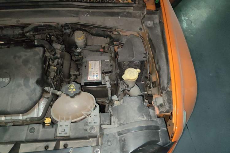 Used Jeep Renegade 2016 1.4T Automatic Kinetic Edition Engine Bay Left