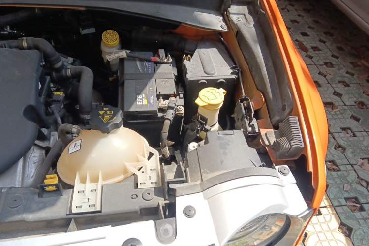 Used Jeep Renegade 2016 1.4T Automatic Smart Edition Engine Bay Left