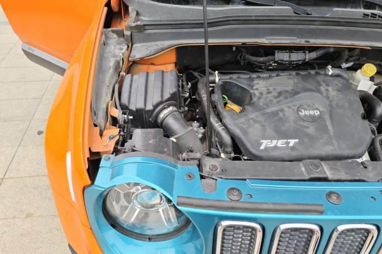 Used Jeep Renegade 2016 1.4T Automatic Smart Edition Engine Bay Right